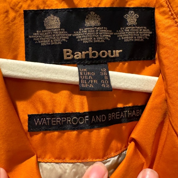 Woman’s Barbour rain jacket- waterproof and breathable - Picture 3 of 8